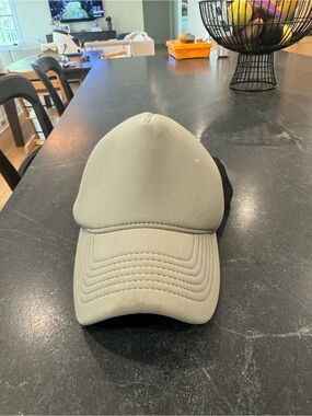 James Perse Yosemite Mesh Back Baseball Cap in Black and Olive